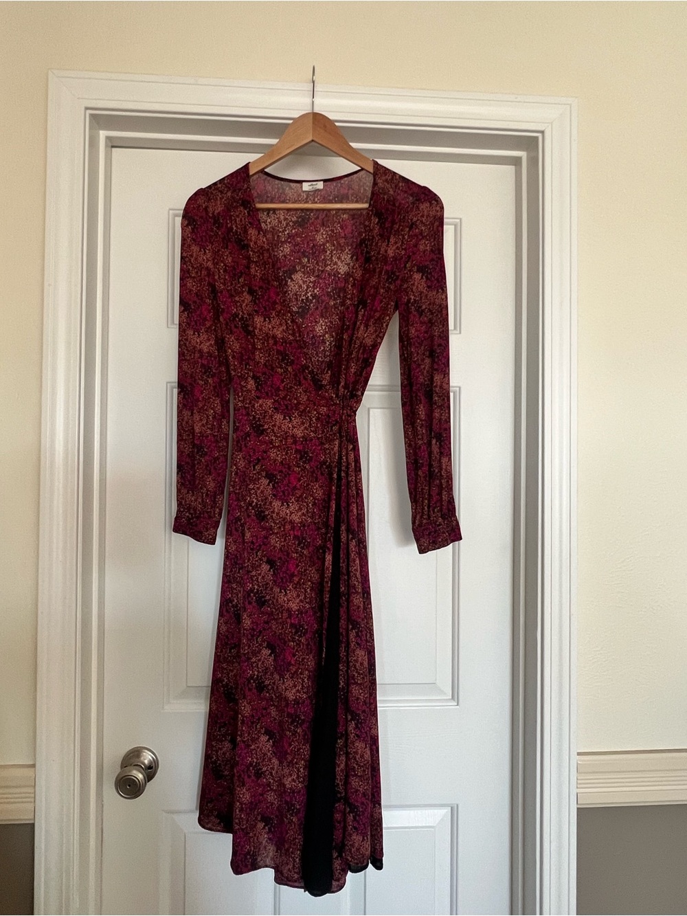Wilfred Burgundy Floral Wrap Midi Dress
